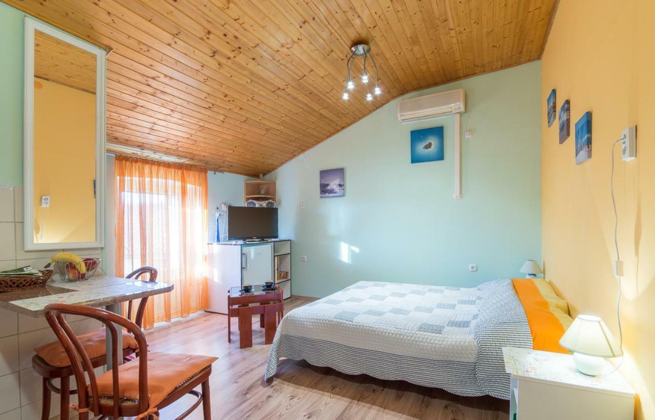 Apartment In Center Pola Esterno foto