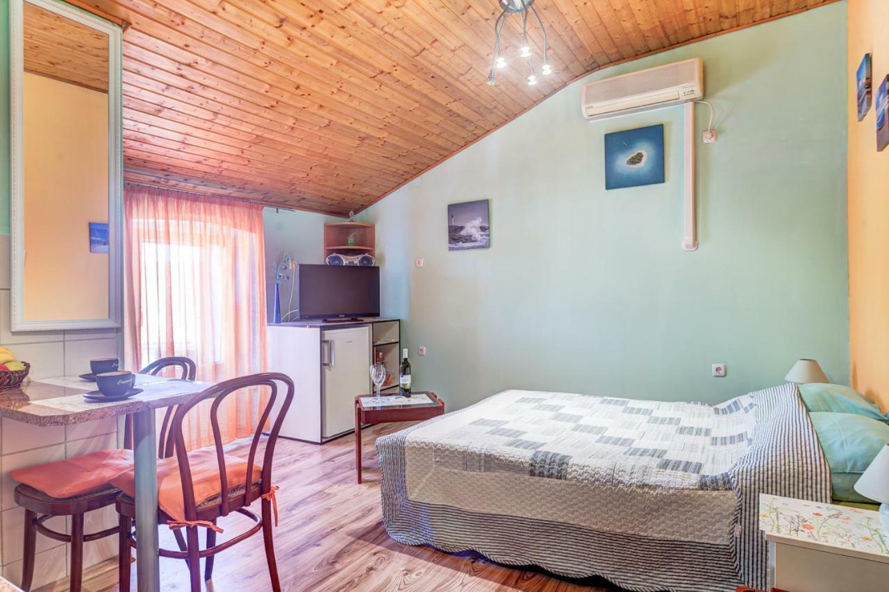 Apartment In Center Pola Esterno foto
